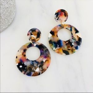 Multicolored Tortoise Round Pendant Earring